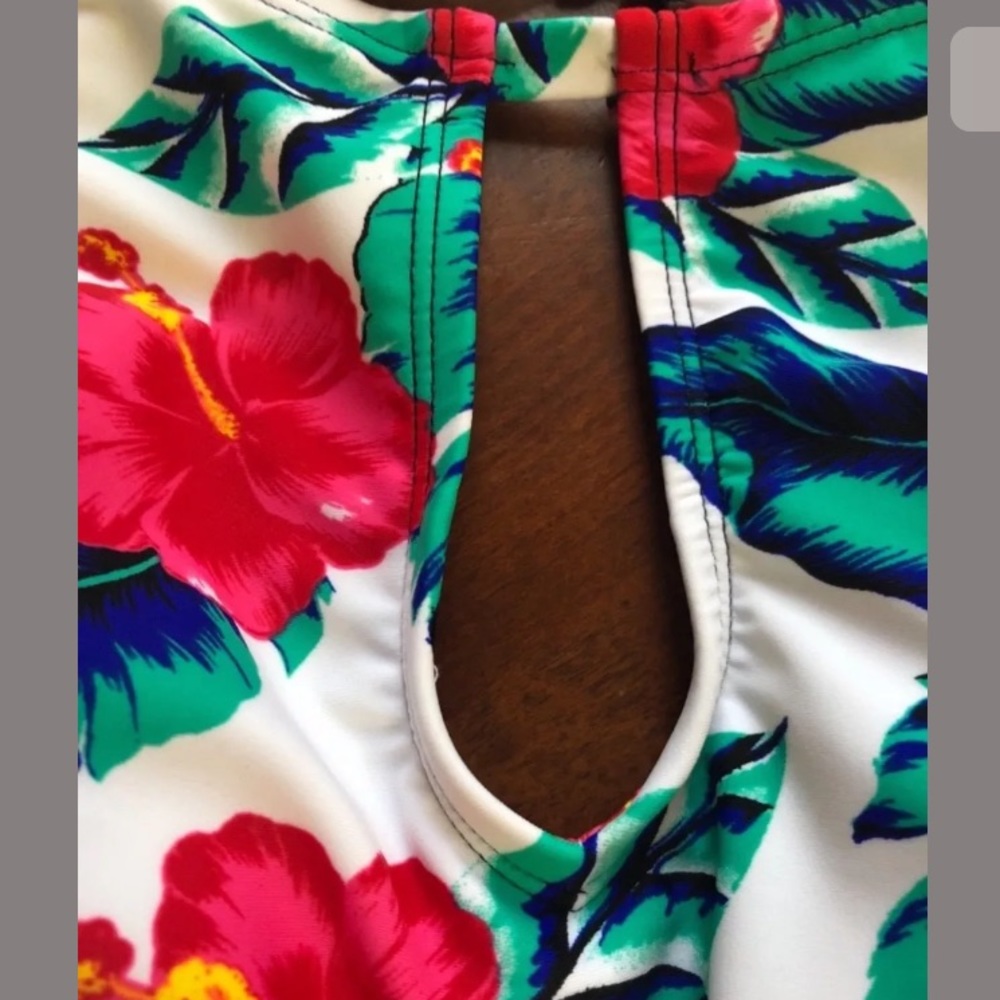 NWT Sea & Sand Beachware Floral One Piece Swimsuit 22W - Picture 8 of 8